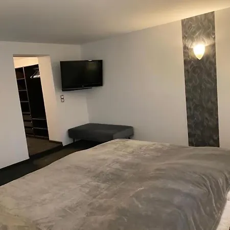 3 In Frankfurt דירה *